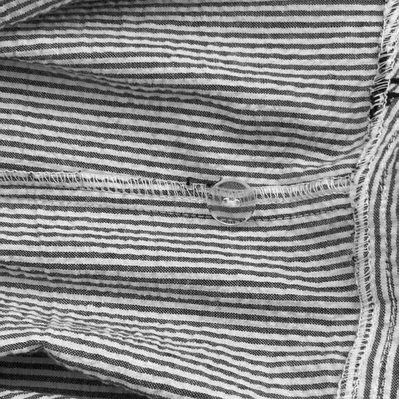 Finley Skull & Crossbones Embroidered Seersucker Wrap Dress Size 4 Pirate Ruffle - Picture 9 of 10